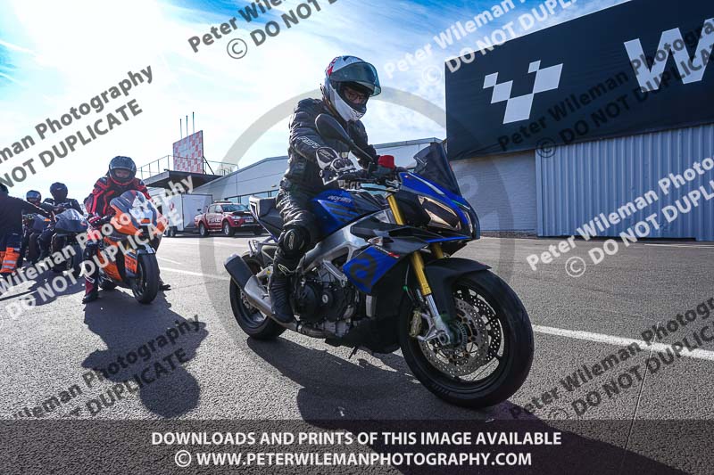 donington no limits trackday;donington park photographs;donington trackday photographs;no limits trackdays;peter wileman photography;trackday digital images;trackday photos